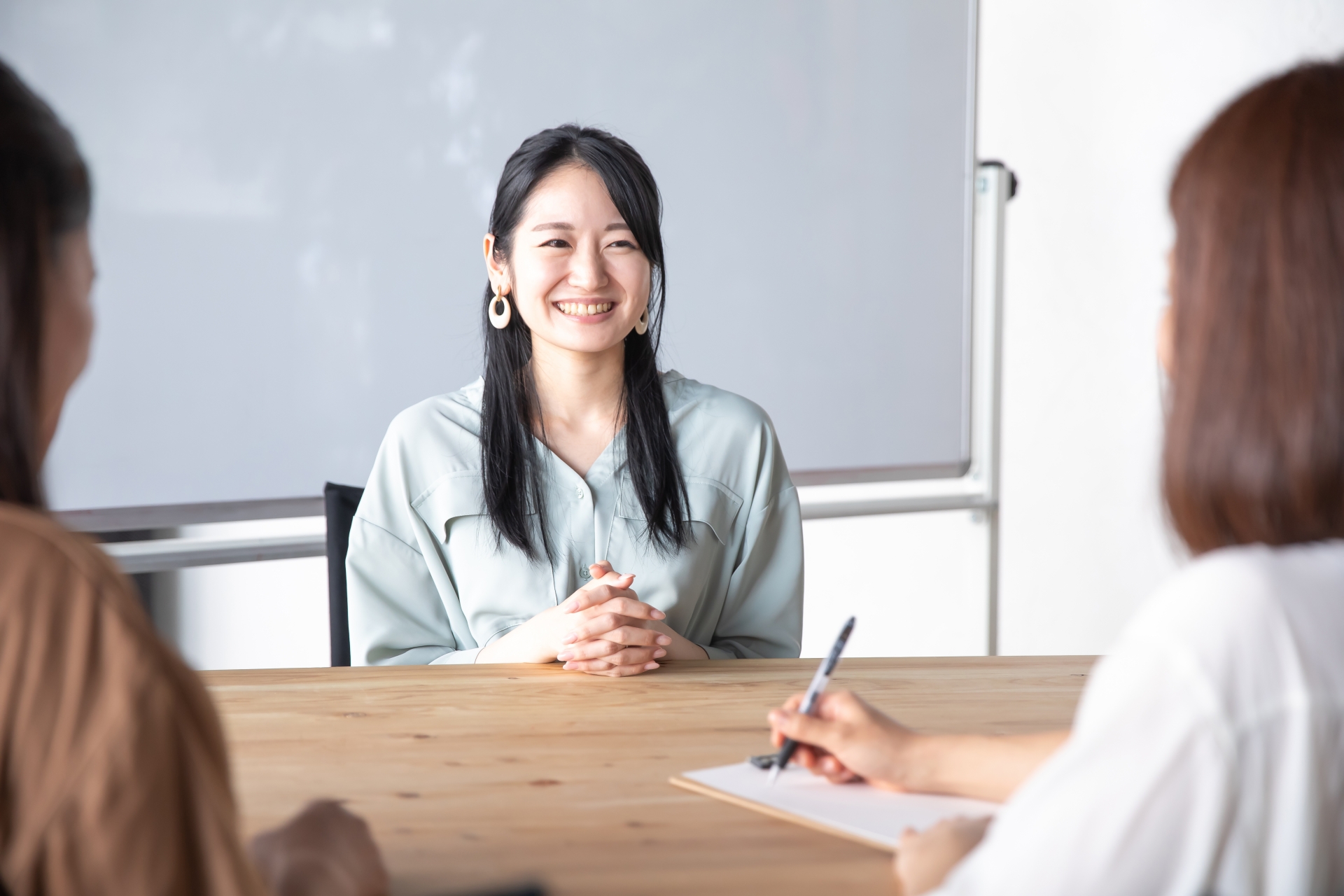 最終面接 雑談が多い理由と評価ポイントを徹底解説